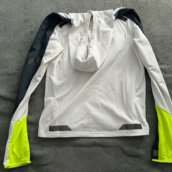 Brooks women’s reflective sweater - Picture 2 of 2
